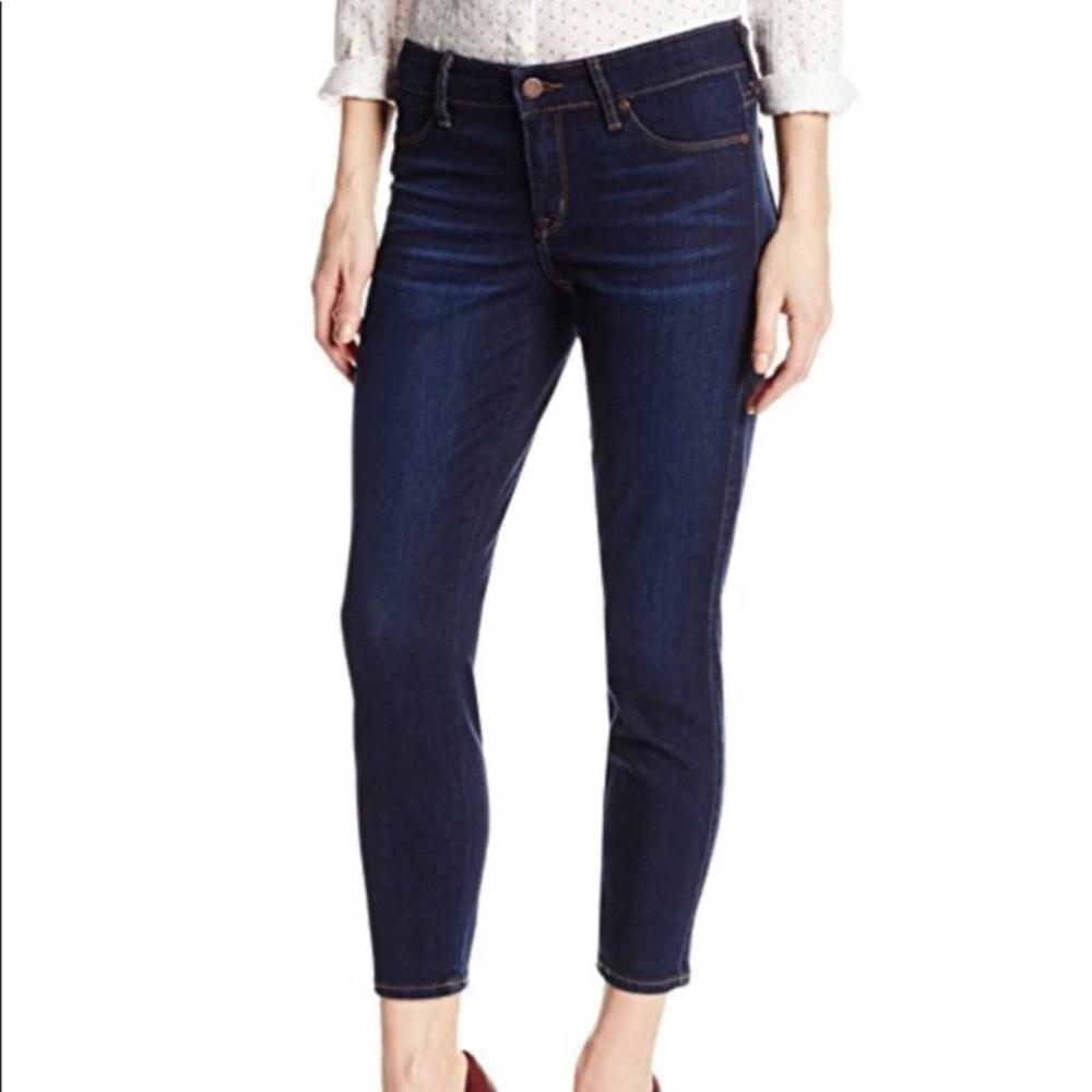 CJ Cookie Johnson Dark Wash Believe Crop Jeans Crawford Ladies Size 31